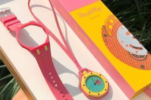 Audemars Piguet x Swatch: кишенькові годинники, через які всі зараз стоять у чергах фото
