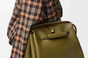Loewe Large Madrid Bag фото